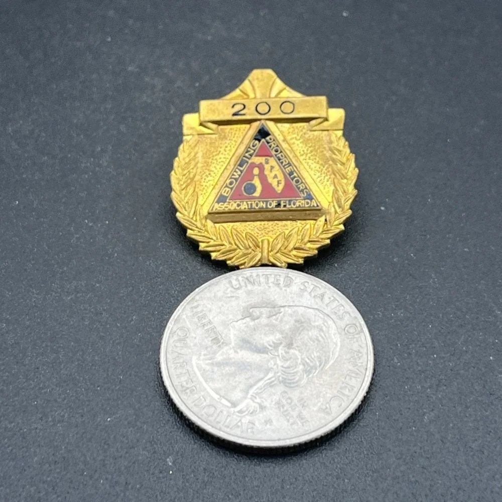 Bowling‎ Proprietor's Association Of Florida 200 Award Lapel Hat Pin